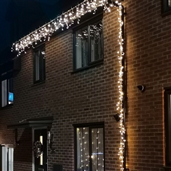 3 Wise Tips - Putting up Christmas Lights on your Guttering